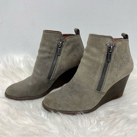 Lucky Brand | suede wedge ankle booties 6M tan. - Picture 9 of 9